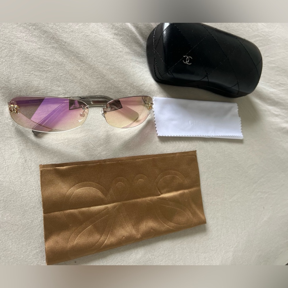 CHANEL RECTANGLE SUNGLASSES